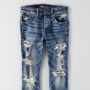 American Eagle Tomgirl Jeans with rips distressed size 10 short